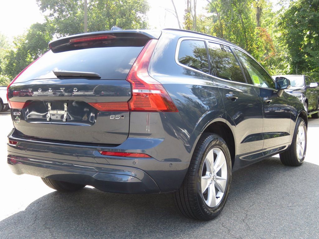 Used 2022 Volvo XC60 B5 Momentum image 6