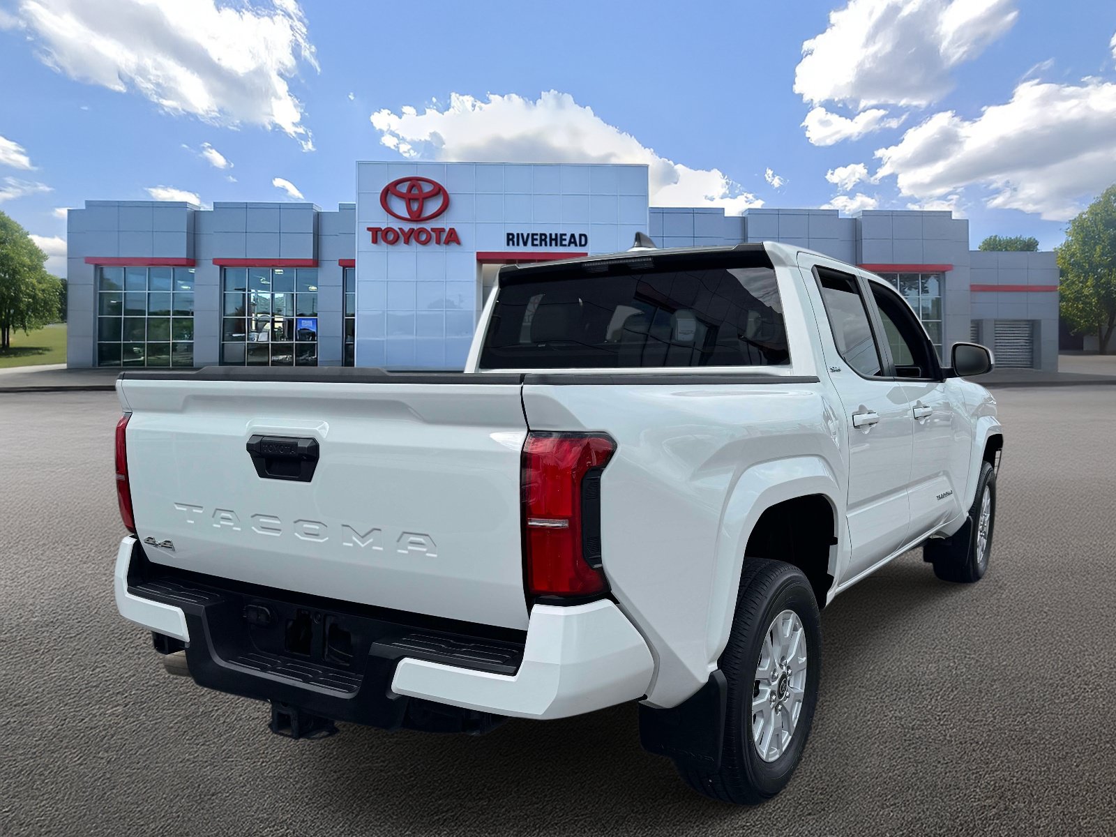 Used 2025 Toyota Tacoma SR5 AWD/4WD image 4