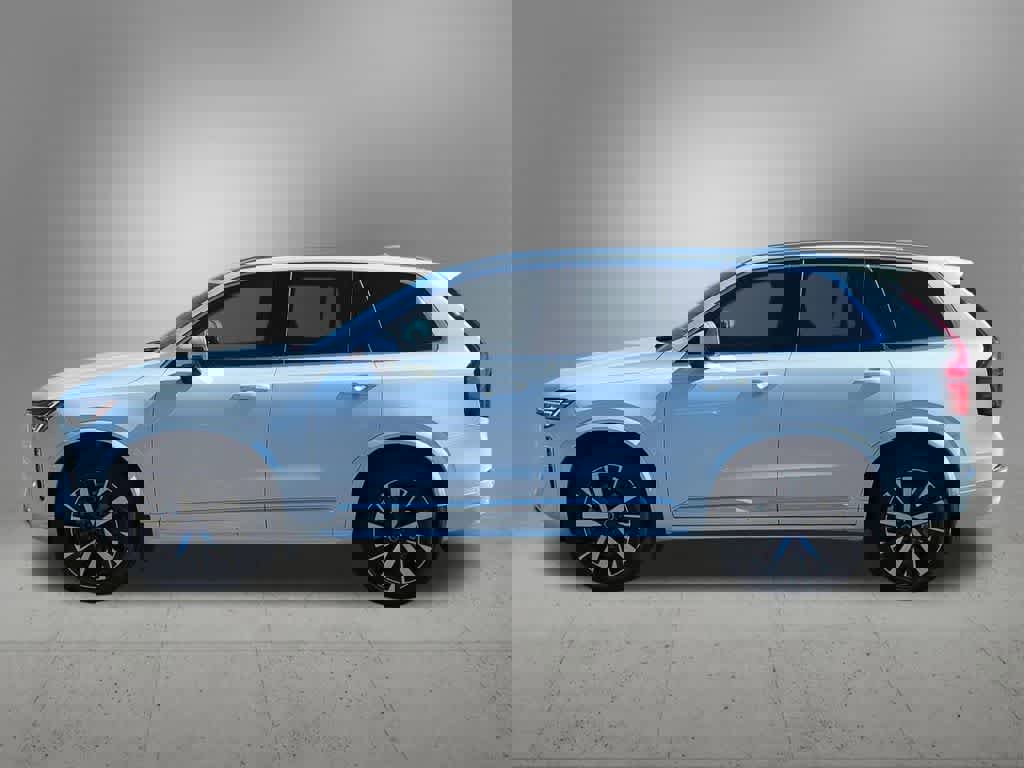 Certified 2025 Volvo XC90 B5 Core w/ Protection Package Premier image 3