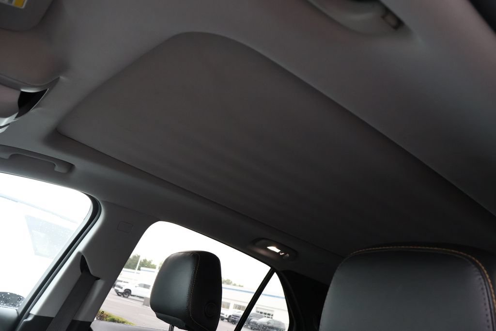 Used 2023 Chevrolet Equinox Premier AWD/4WD image 12