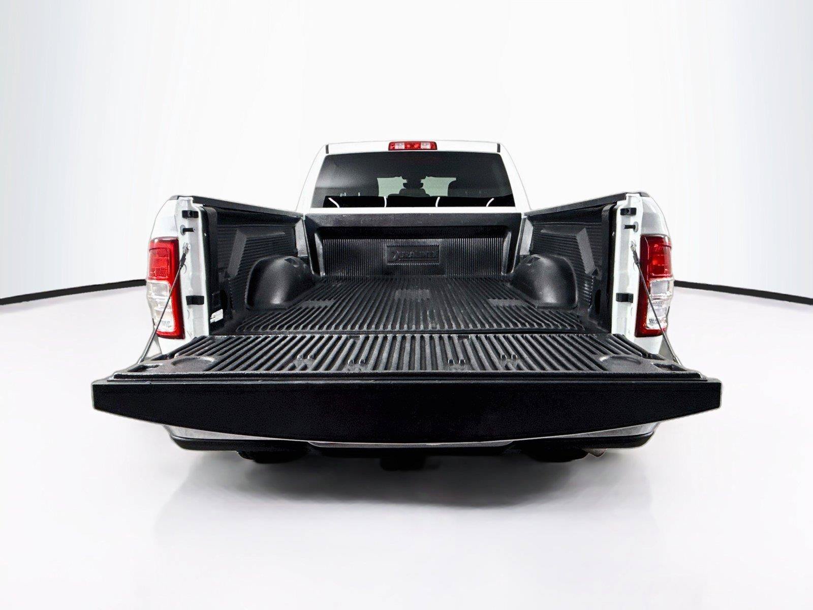 Used 2024 RAM 2500 Big Horn AWD/4WD image 34