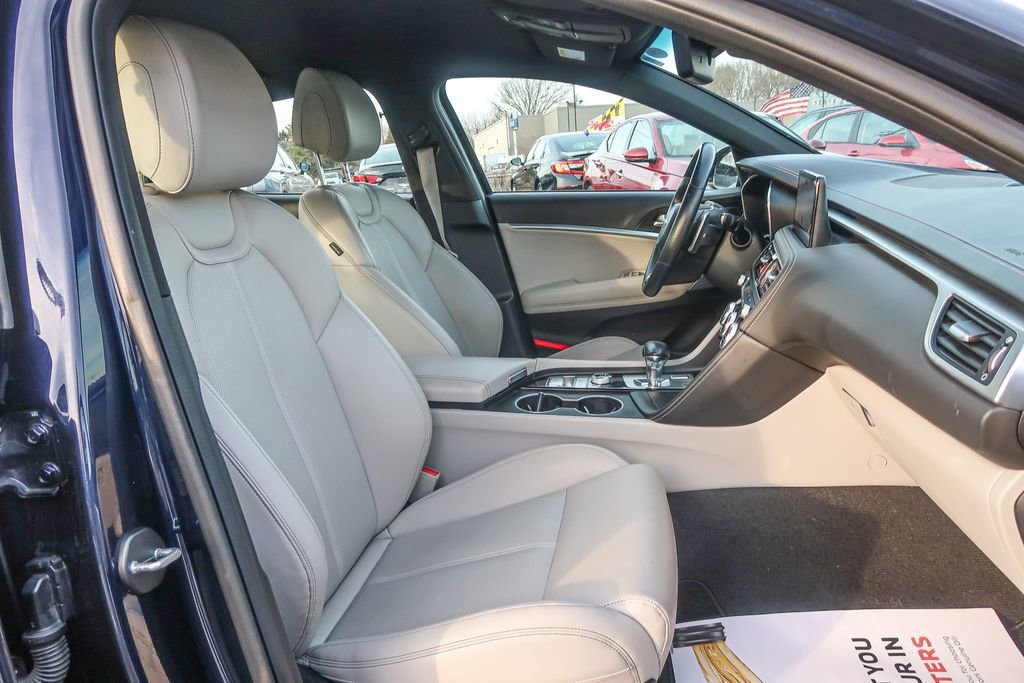 Used 2023 Genesis G70 2.0T image 18