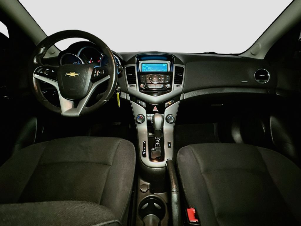 Used 2014 Chevrolet Cruze LT FWD image 9