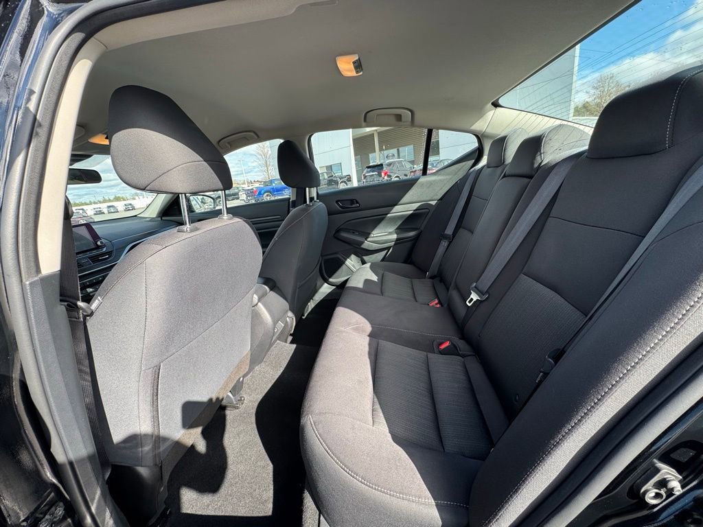 Used 2024 Nissan Altima 2.5 SV image 10