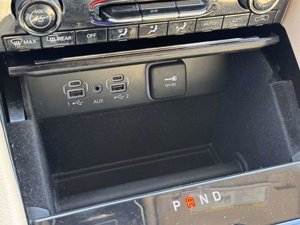 Used 2022 Jeep Grand Cherokee L Limited AWD/4WD image 13