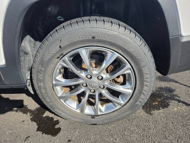 Used 2021 Jeep Cherokee Latitude Lux w/ Sun & Sound Group AWD/4WD image 28