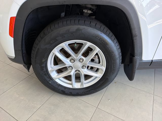 Used 2021 Jeep Grand Cherokee L Laredo w/ Luxury Tech Group I RWD image 29