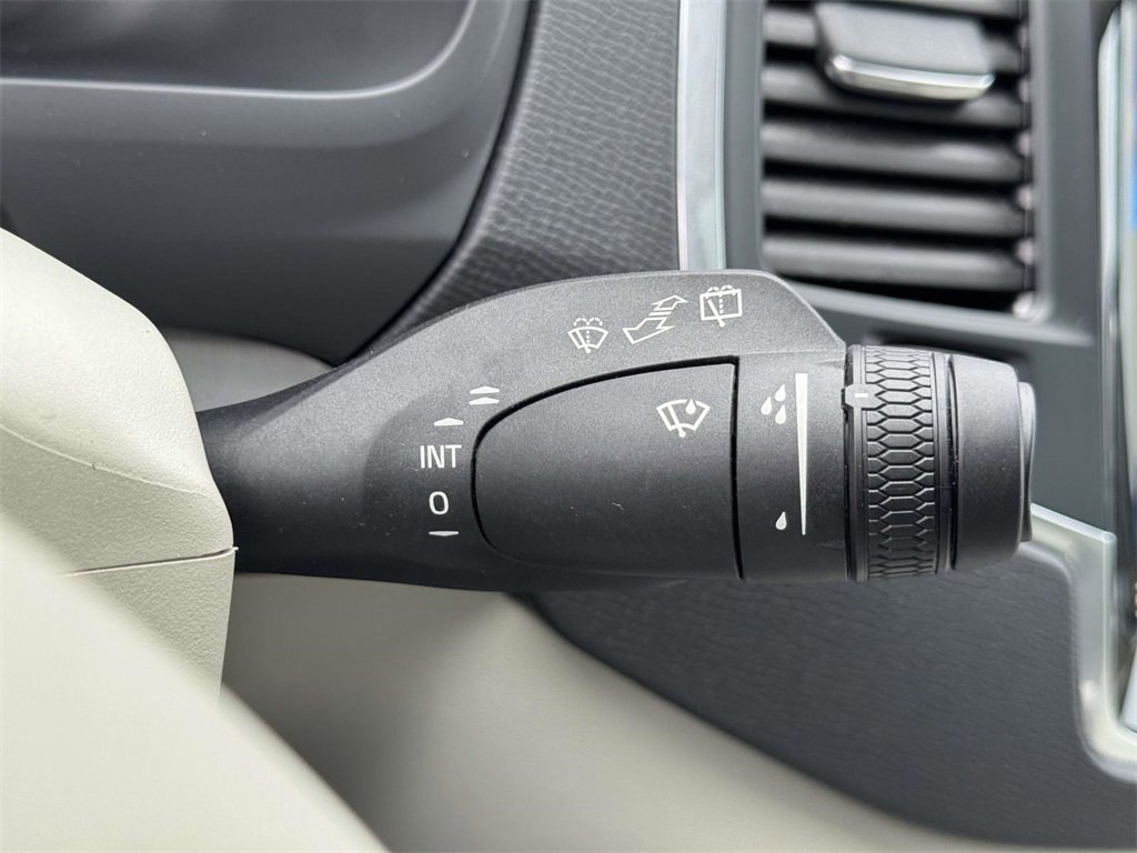 Certified 2024 Volvo XC90 B5 Core w/ Protection Package Premier image 22