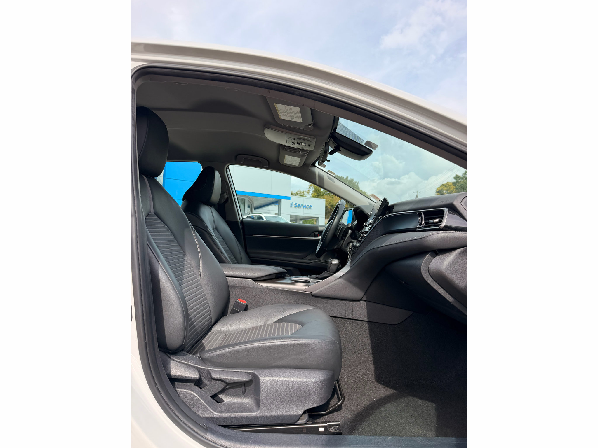 Used 2024 Toyota Camry SE FWD image 17