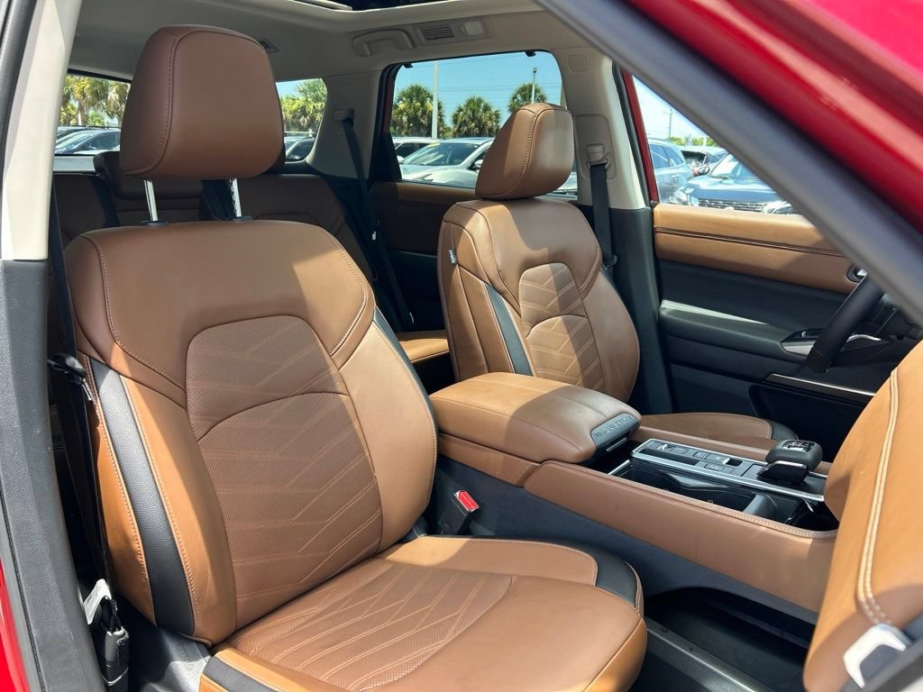 Certified 2025 Nissan Pathfinder Platinum w/ Cargo Package FWD image 46