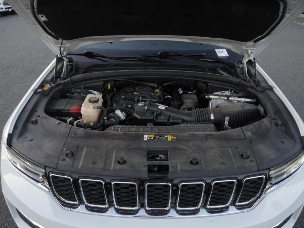 Used 2023 Jeep Grand Cherokee Limited image 26