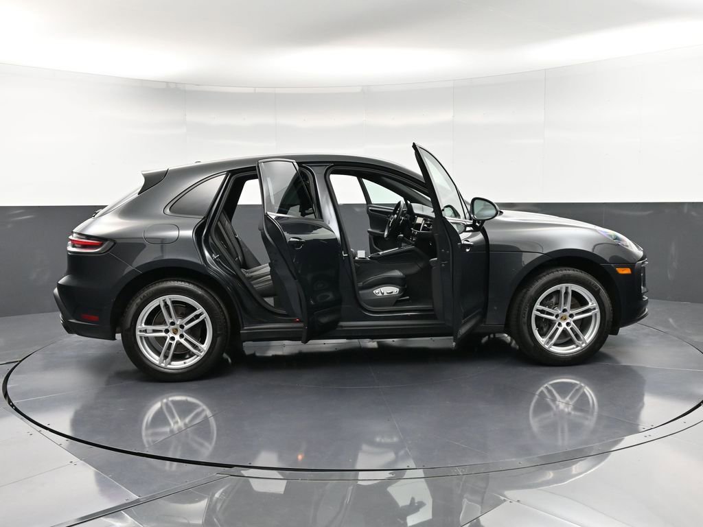 Certified 2025 Porsche Macan image 35