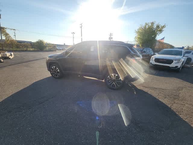 Certified 2022 Jeep Compass Limited w/ Sun and Sound Group AWD/4WD image 27