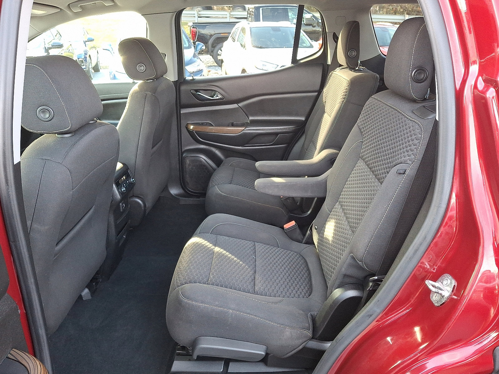 Used 2019 GMC Acadia SLE w/ LPO, Floor Liner Package image 11