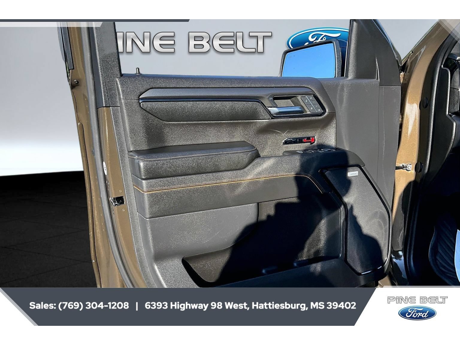 Used 2023 GMC Sierra 1500 AT4 w/ AT4 Premium Package AWD/4WD image 18