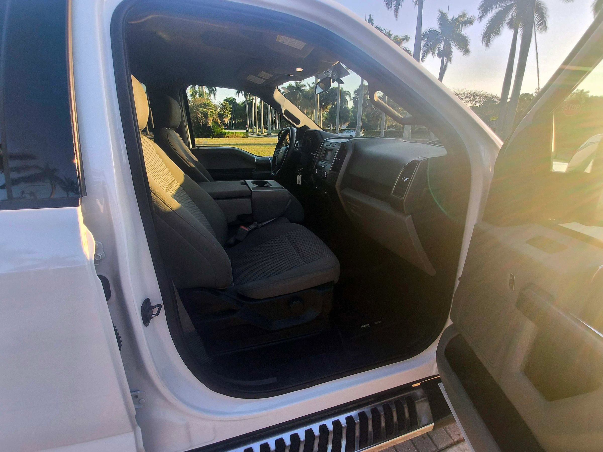 Used 2018 Ford F150 XLT w/ XTR Package image 31