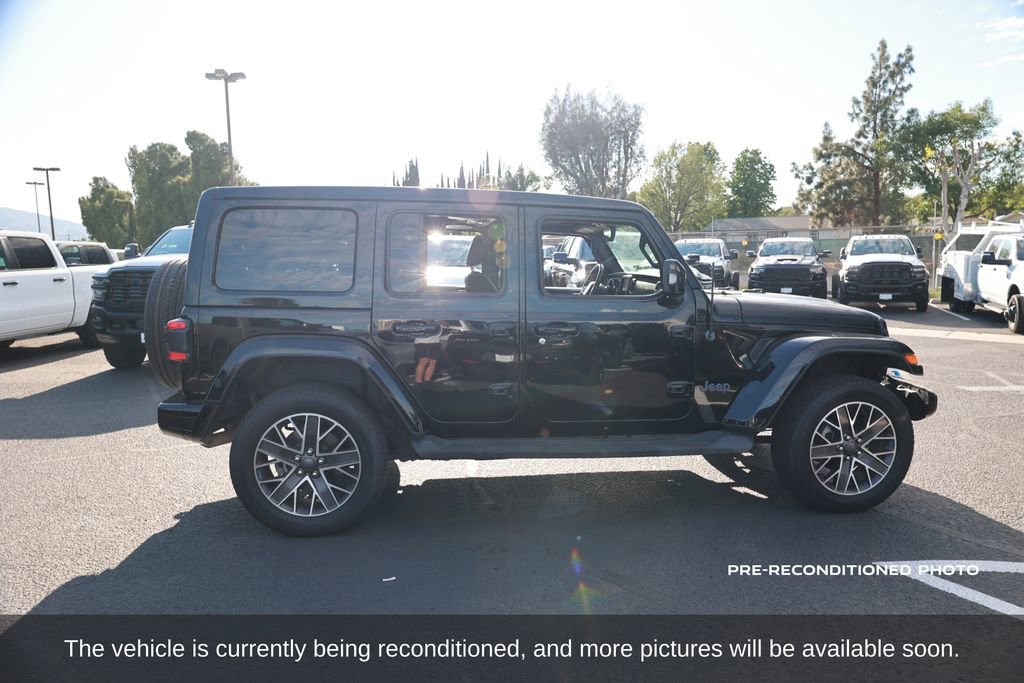 Used 2023 Jeep Wrangler Unlimited Sahara AWD/4WD image 7