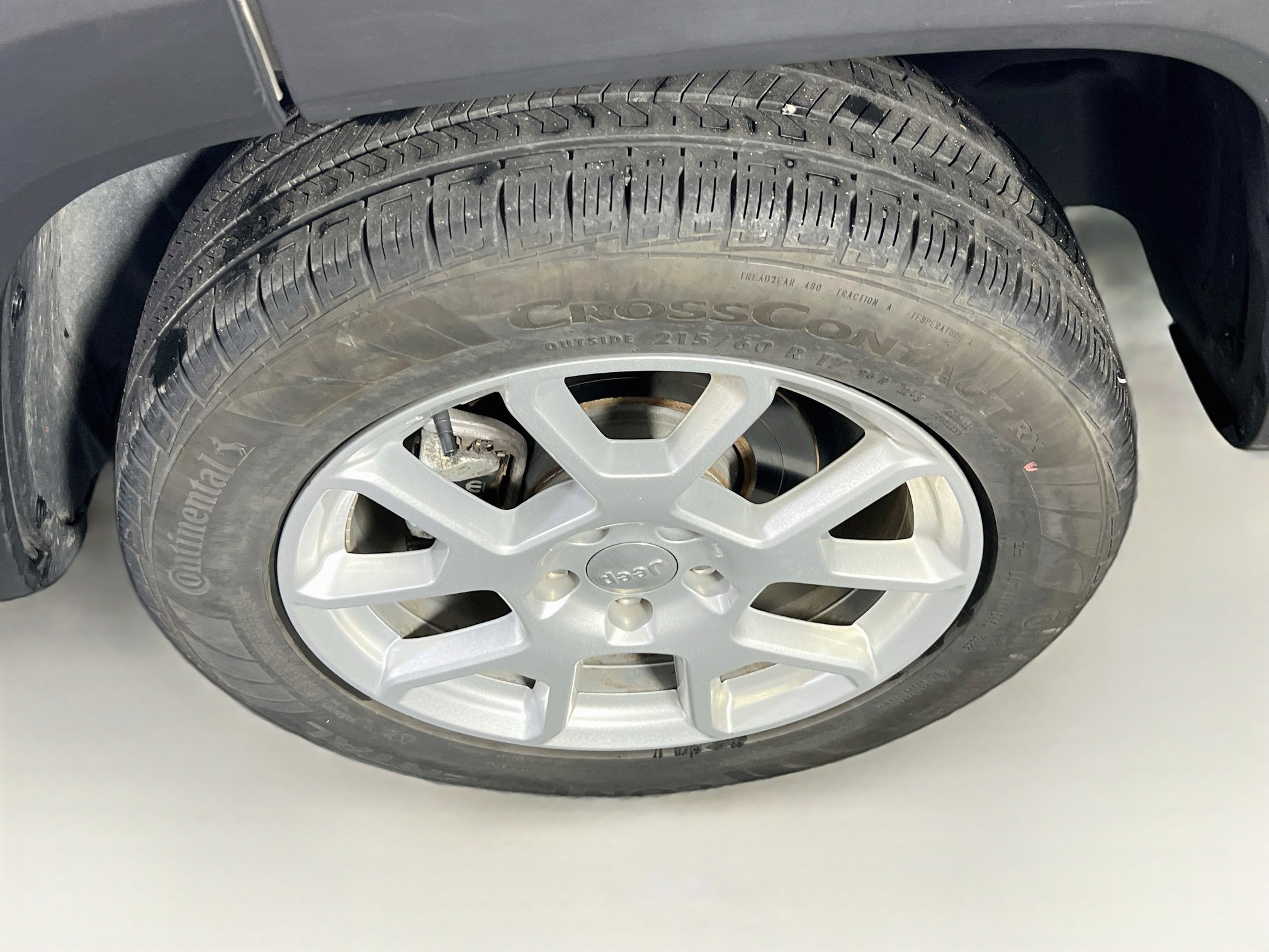 Used 2023 Jeep Renegade Latitude AWD/4WD image 29