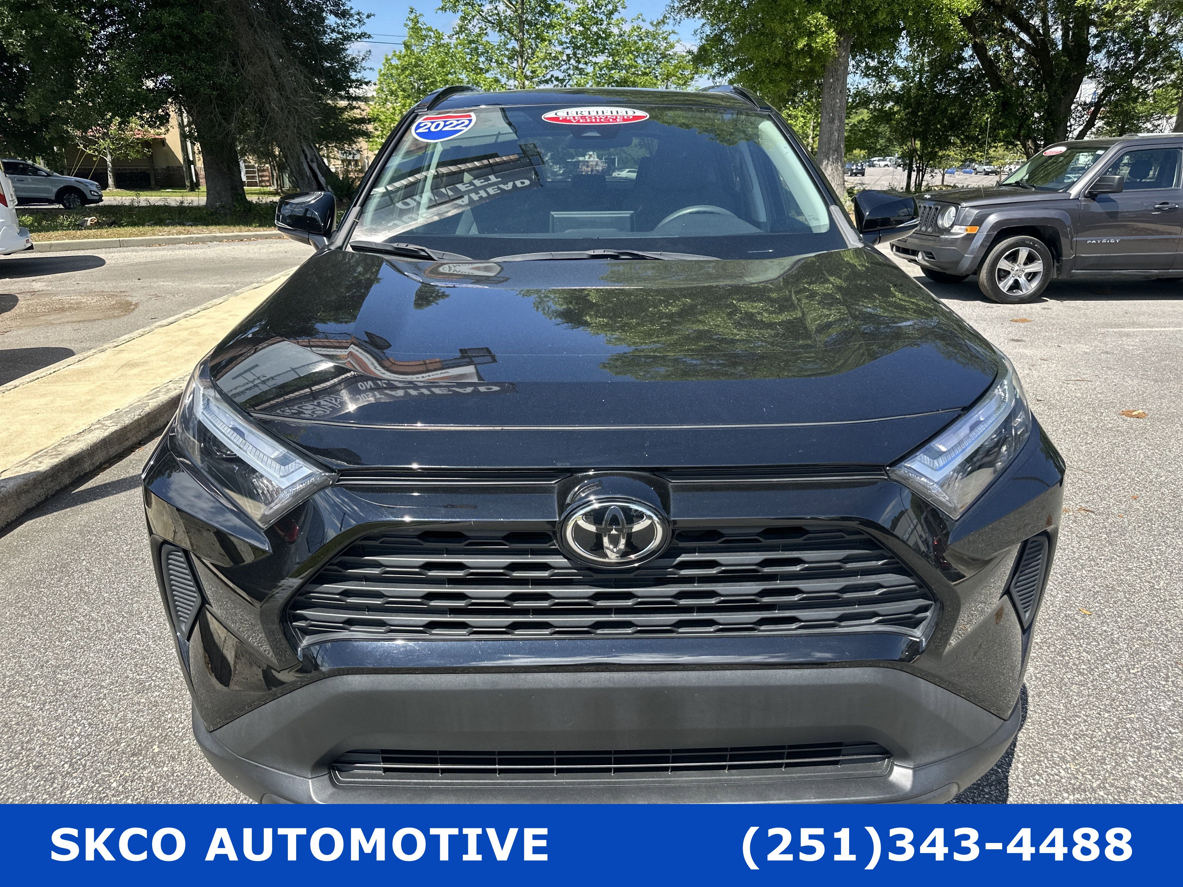 Used 2022 Toyota RAV4 XLE w/ Convenience Package FWD image 8