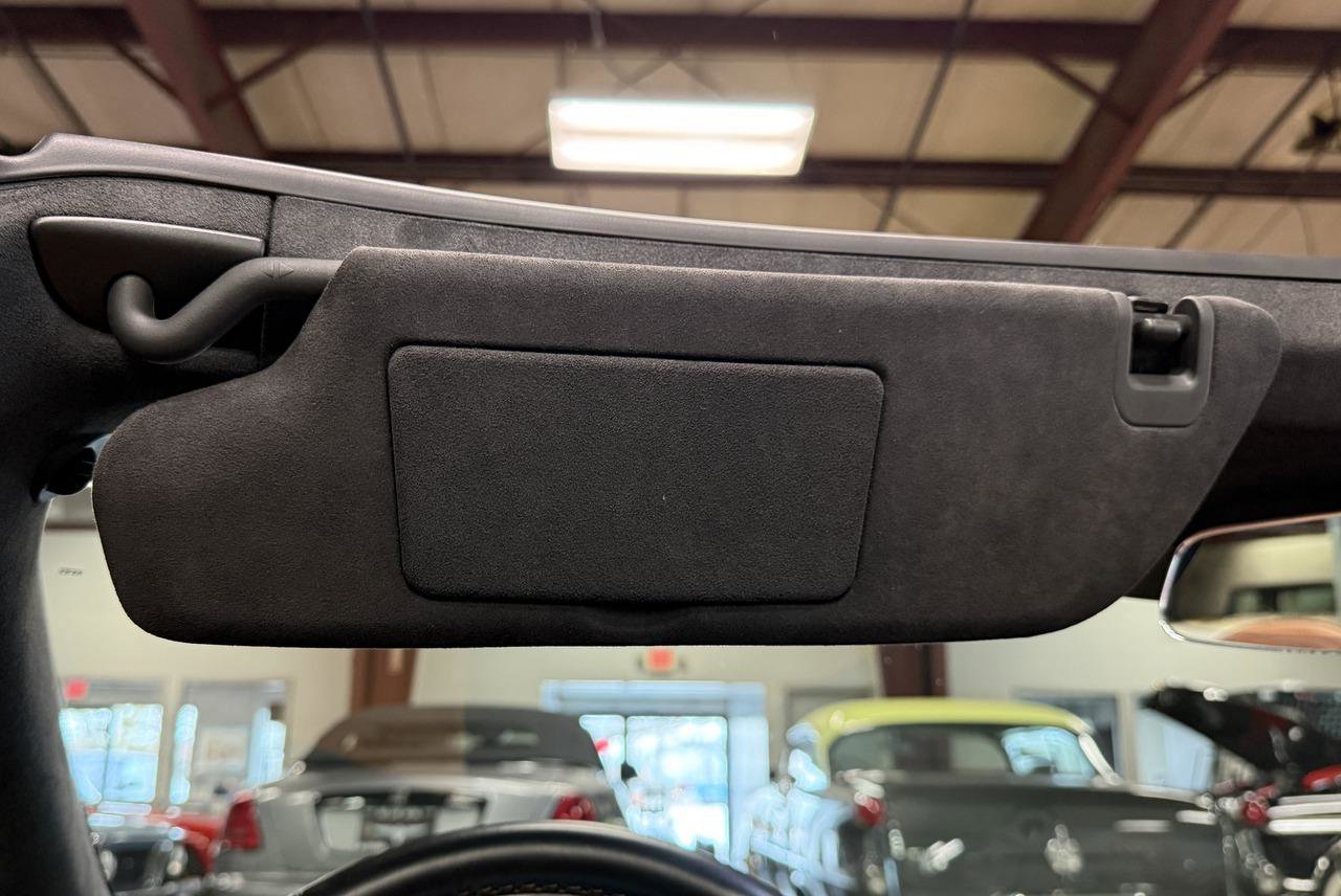 Used 2018 Chevrolet Corvette Stingray Convertible w/ 3LT Preferred Equipment Group image 89