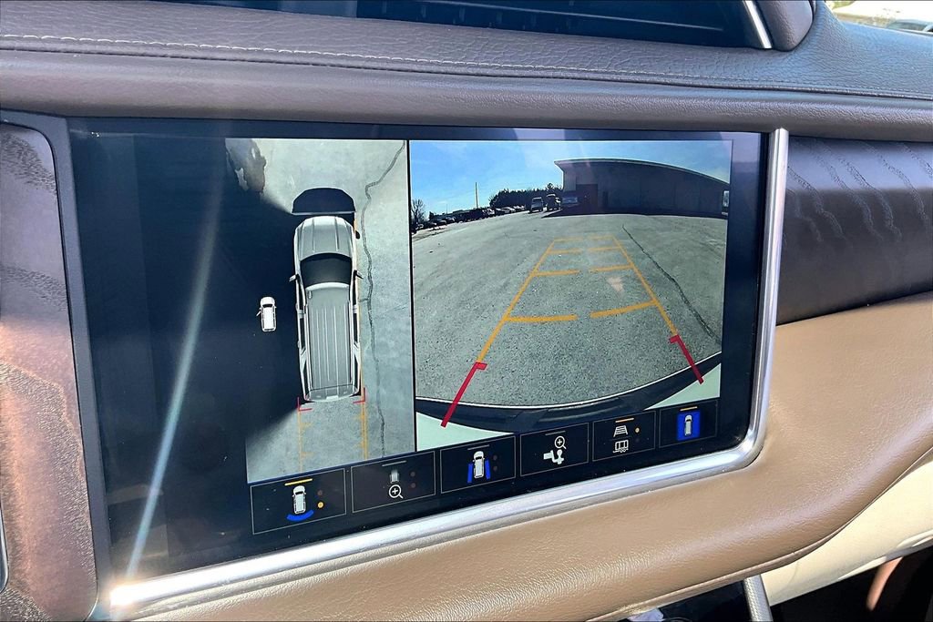 Used 2022 GMC Yukon XL Denali image 14