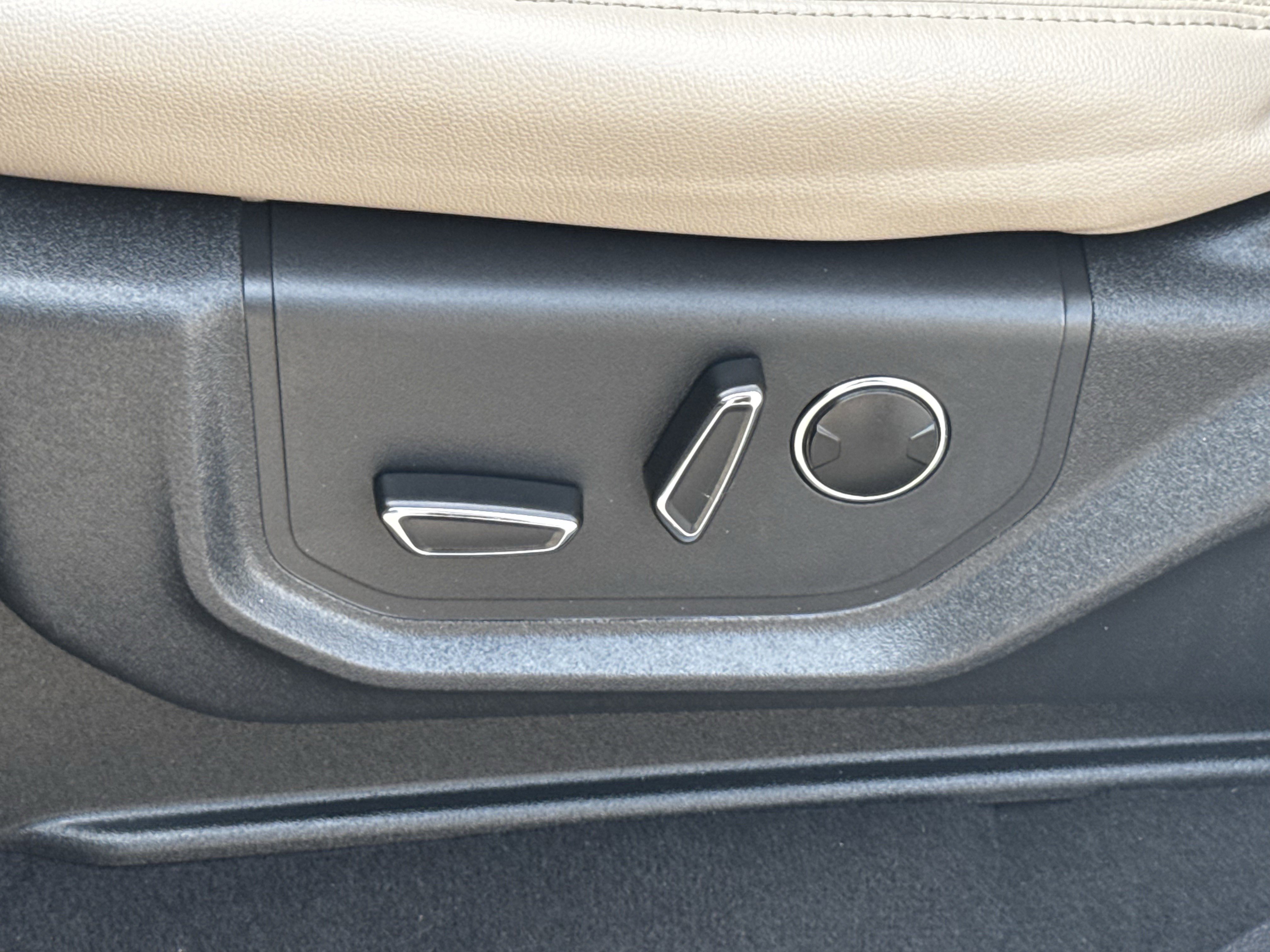 Used 2024 Ford Expedition Limited image 29