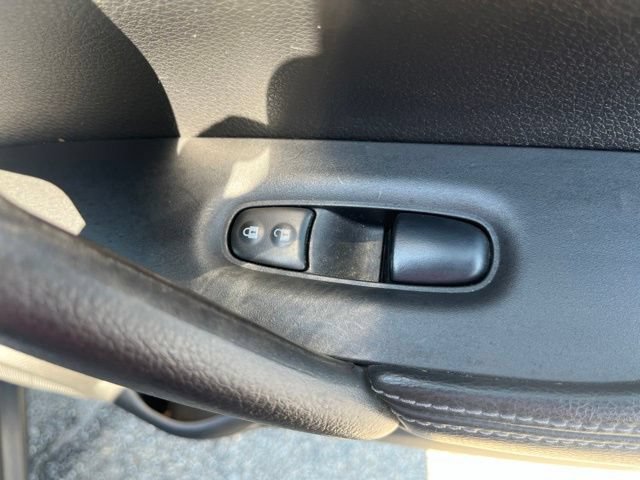 Used 2016 Nissan Rogue S FWD image 40