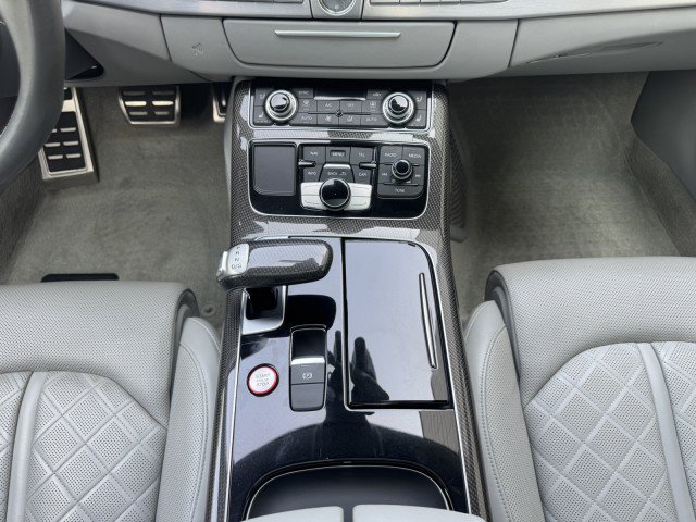 Used 2017 Audi S8 Plus AWD/4WD image 35