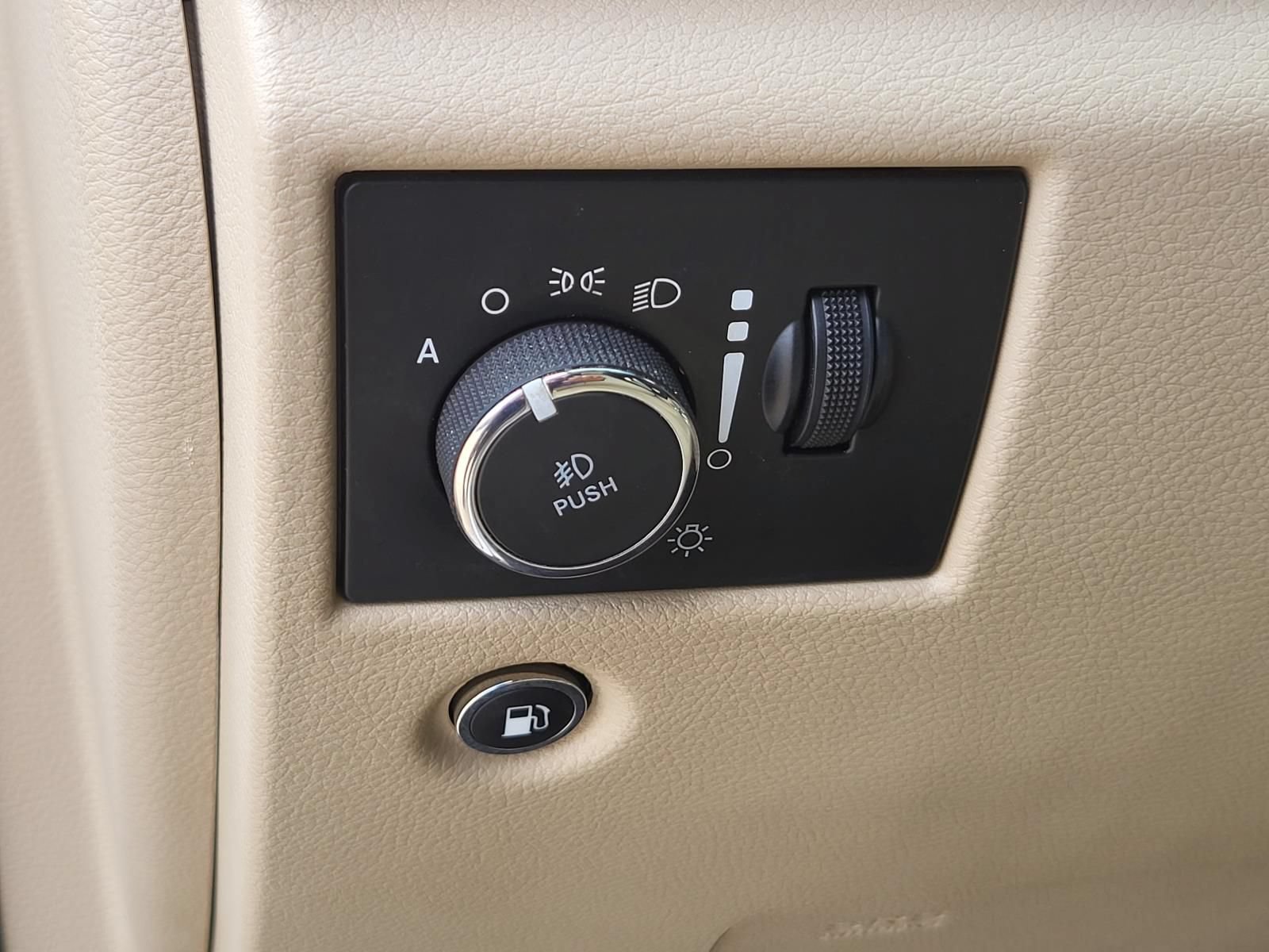 Used 2019 Jeep Grand Cherokee Limited RWD image 27