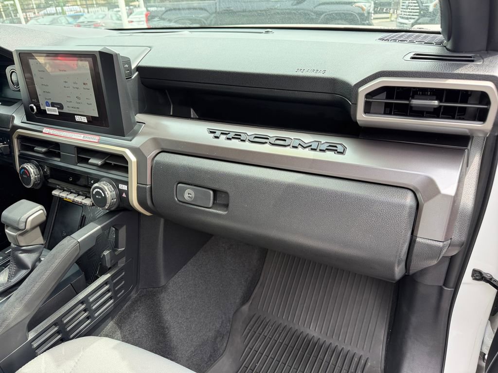 Used 2025 Toyota Tacoma SR5 AWD/4WD image 16