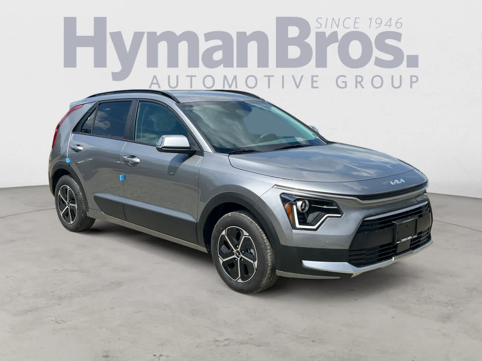 Certified 2025 Kia Niro EX FWD image 1