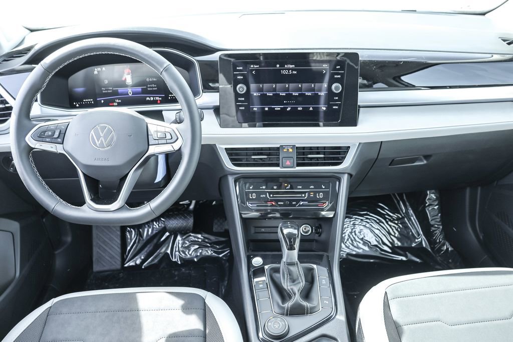 New 2025 Volkswagen Taos SE image 35