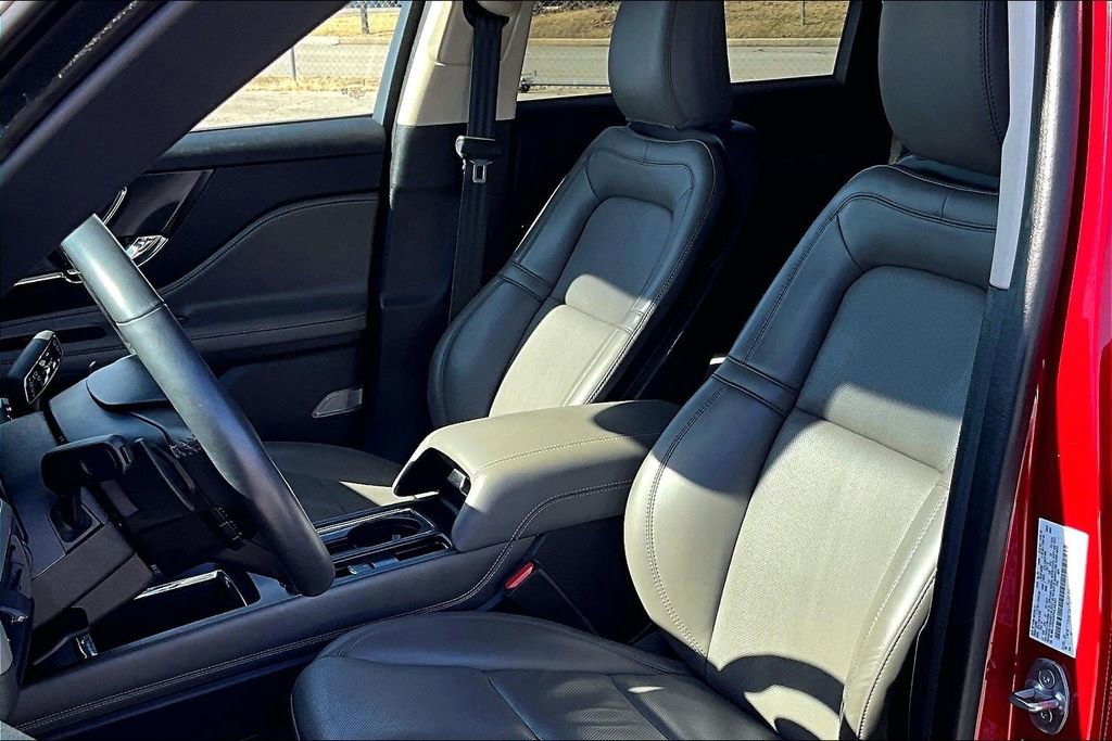 Used 2023 Lincoln Corsair Reserve image 35