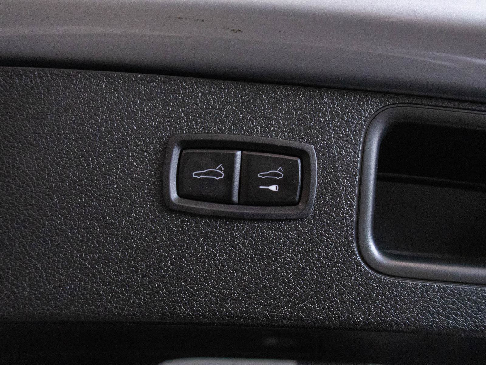 Used 2017 Porsche Macan Turbo image 26