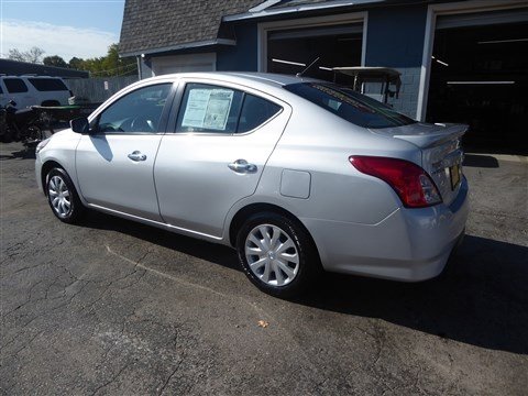 Used 2019 Nissan Versa SV image 8