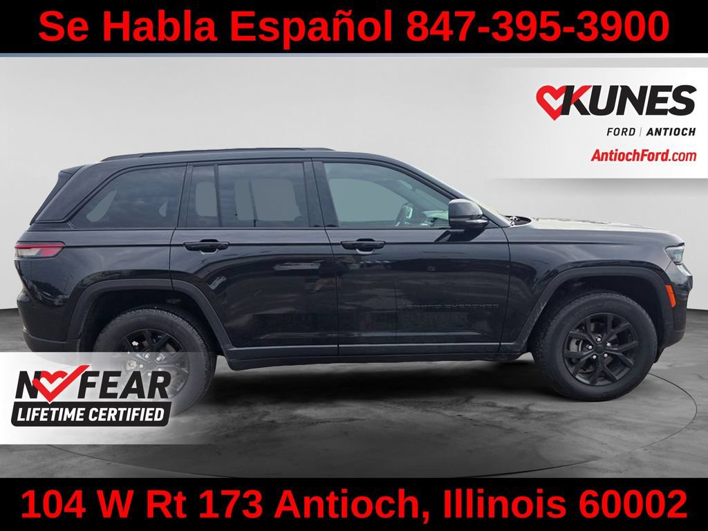 Used 2025 Jeep Grand Cherokee Altitude AWD/4WD image 11