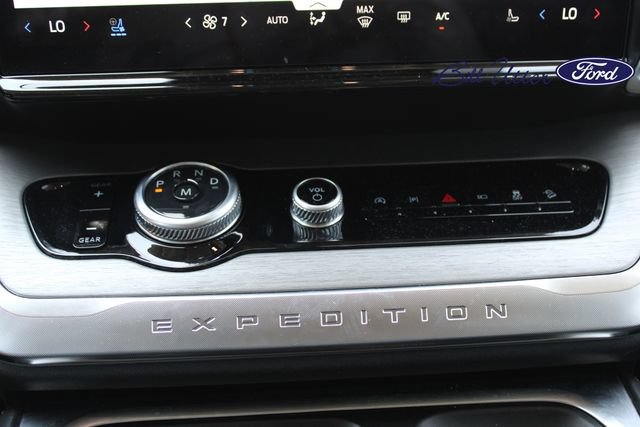 New 2026 Ford Expedition Platinum w/ Driver's Package AWD/4WD image 15