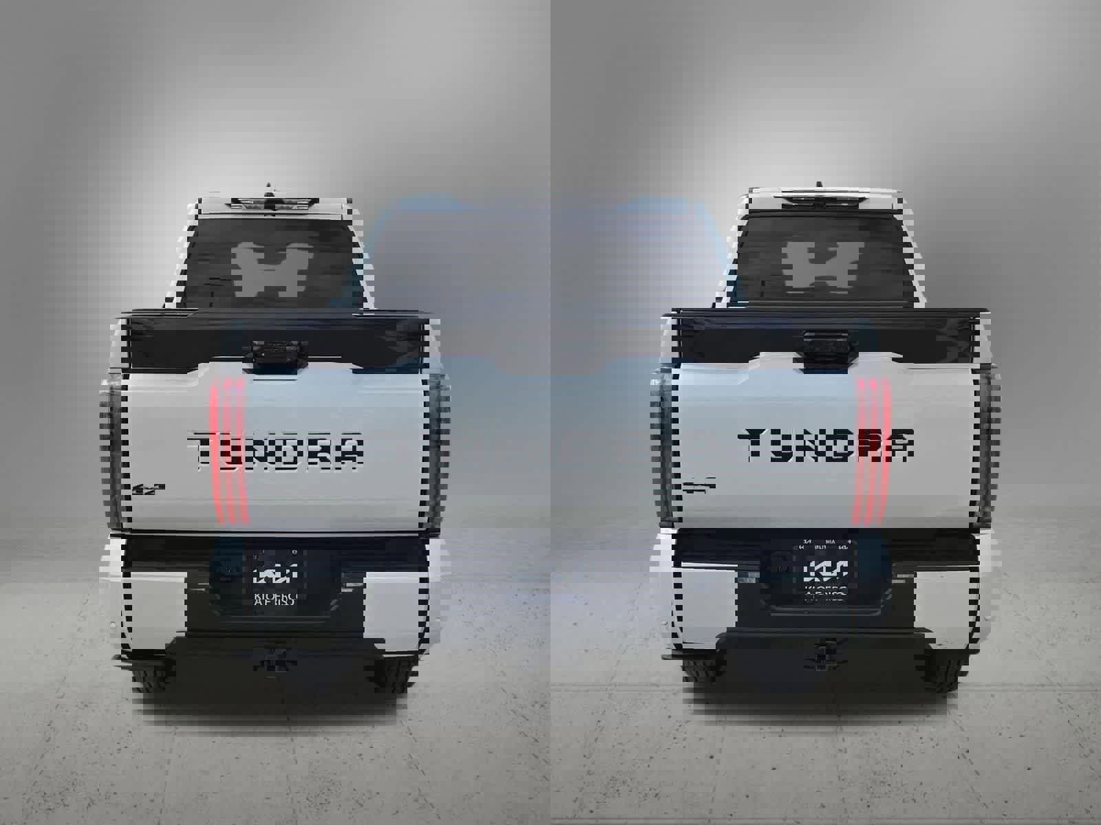 Used 2023 Toyota Tundra Platinum w/ Advanced Package image 5