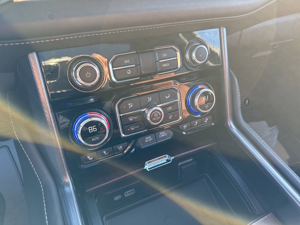 Used 2024 GMC Yukon Denali Ultimate image 38