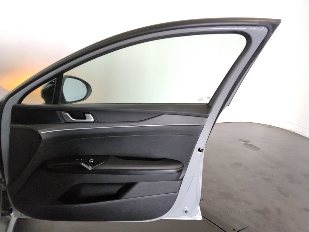 Used 2023 Kia K5 GT-Line image 37