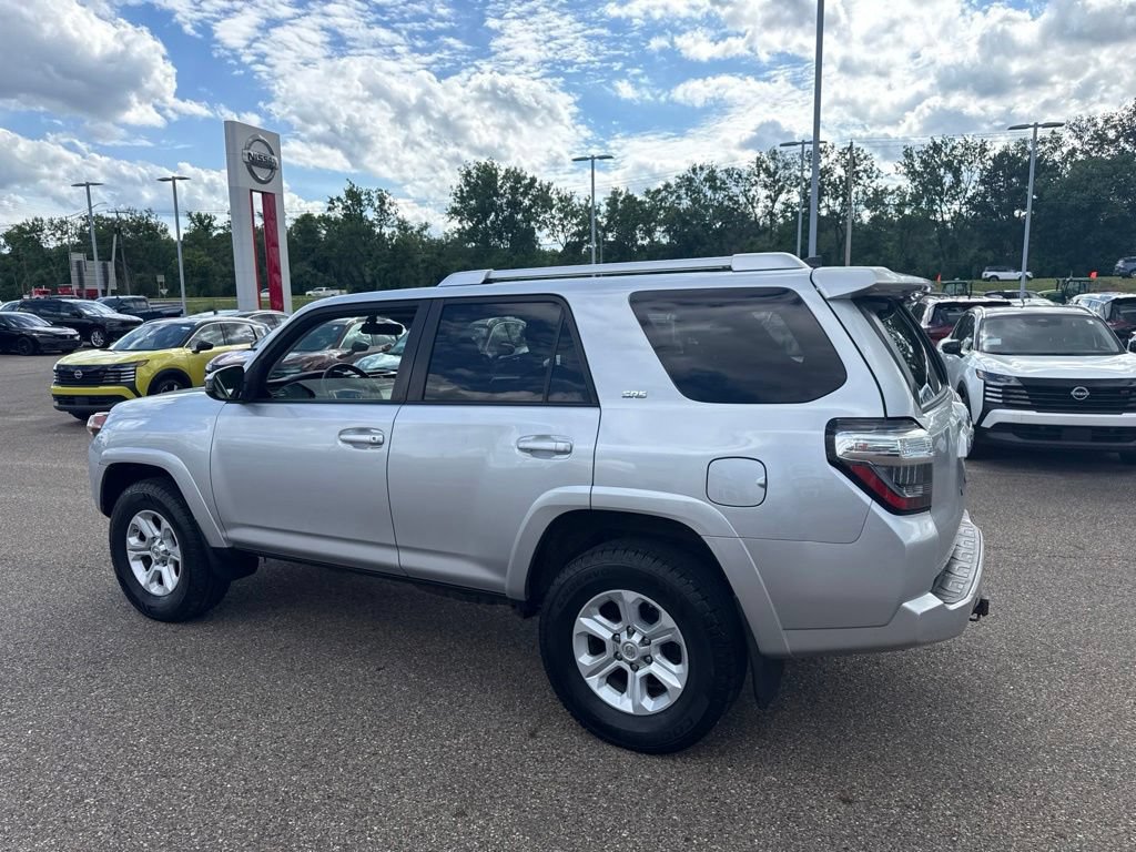 Used 2016 Toyota 4Runner SR5 AWD/4WD image 6