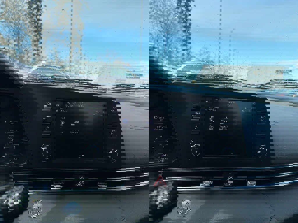 Certified 2023 Hyundai Elantra SEL image 20