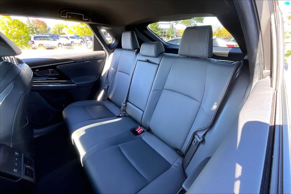 Used 2023 Subaru Solterra AWD image 31