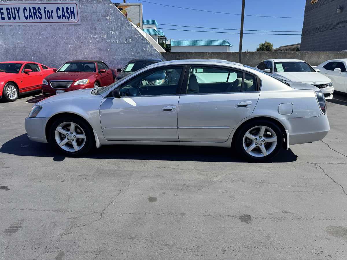 Used 2006 Nissan Altima 3.5 SE FWD image 14