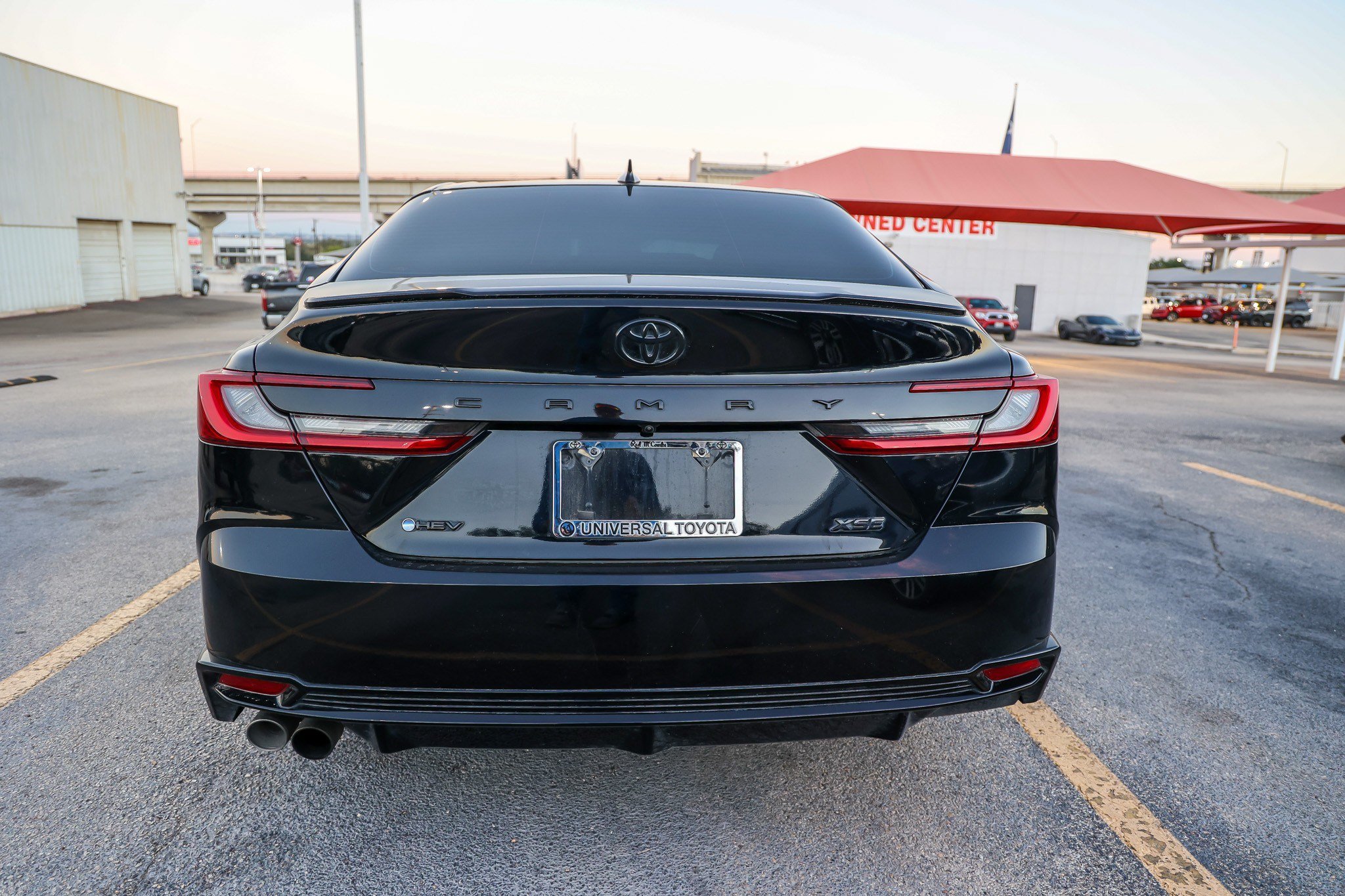 Used 2025 Toyota Camry XSE FWD image 9