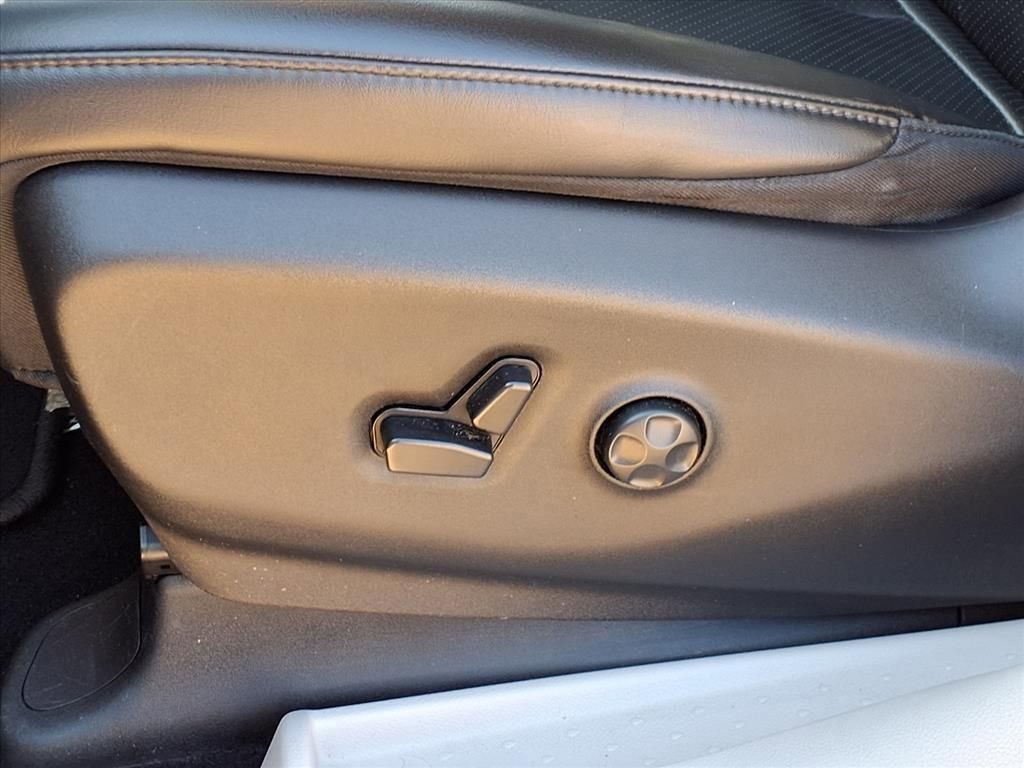 Used 2020 Chrysler Voyager Lxi image 23