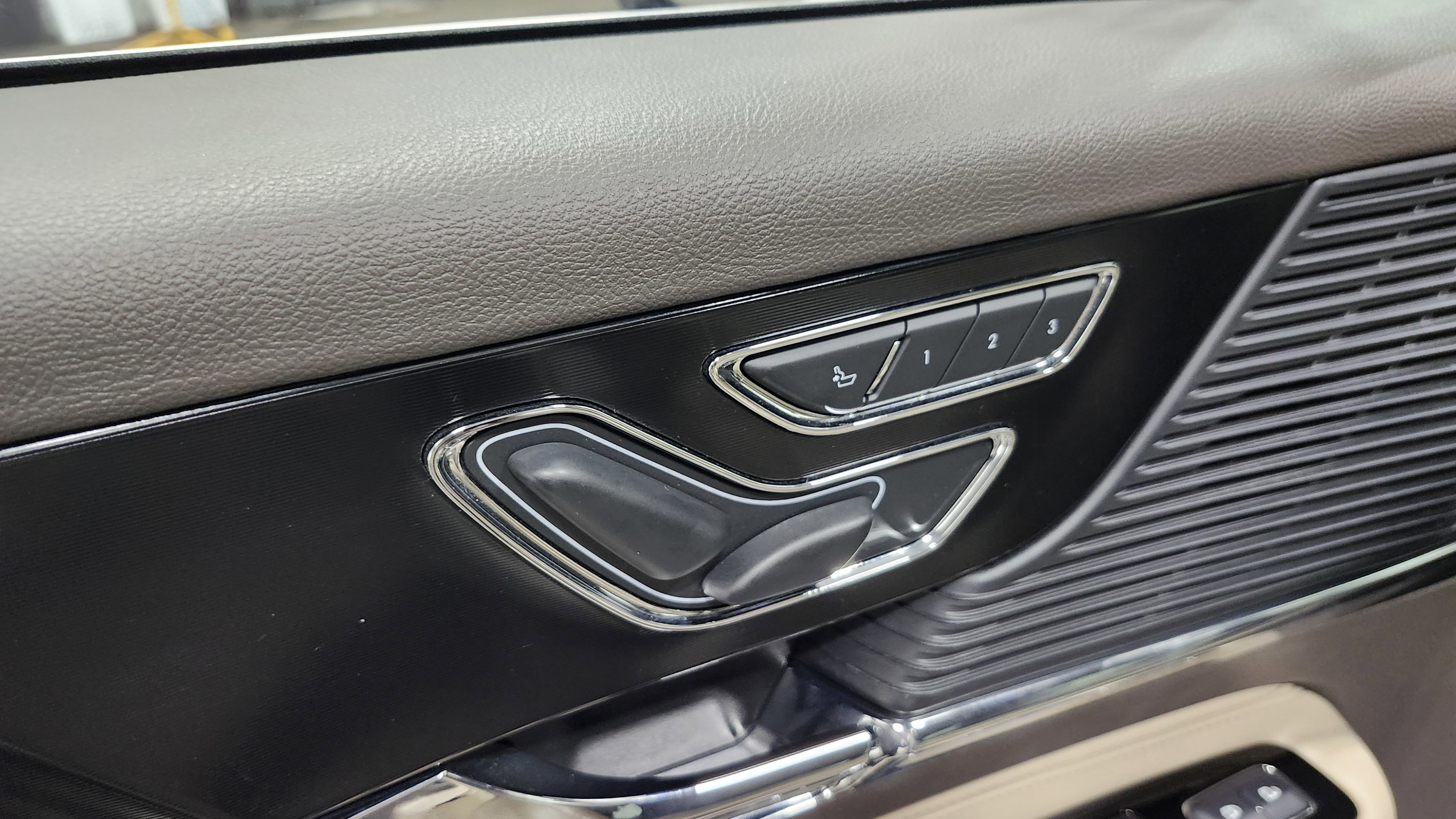 Used 2020 Lincoln Corsair FWD image 27