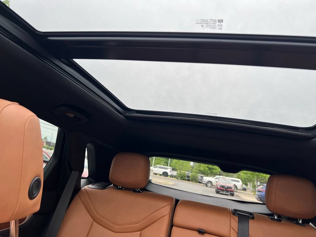 Used 2022 Cadillac XT5 Premium Luxury w/ LPO, Floor Liner Package AWD/4WD image 34