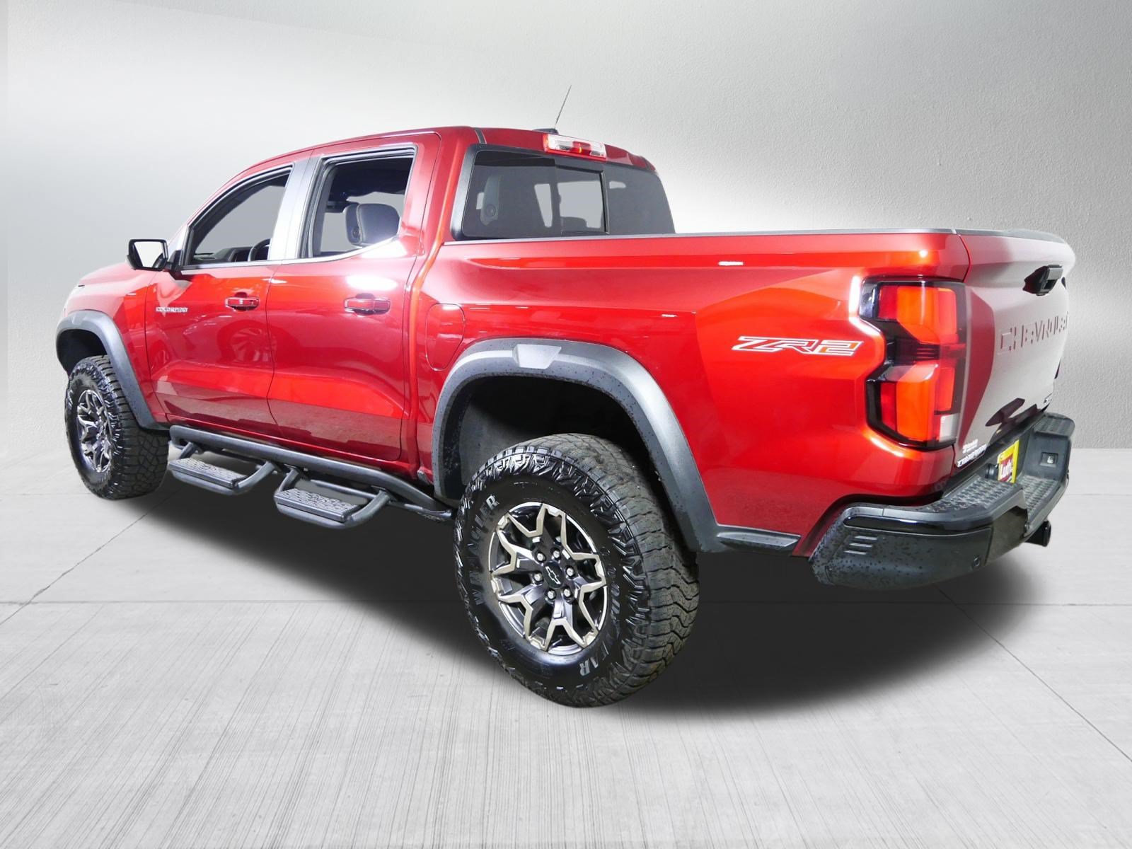 Used 2025 Chevrolet Colorado ZR2 w/ Technology Package AWD/4WD image 5