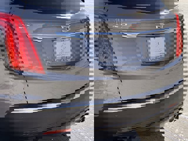 Used 2018 Cadillac XT5 Luxury w/ Driver Awareness Package image 7